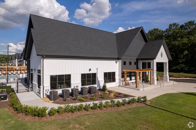 Building Photo - Laurel at Dry Creek