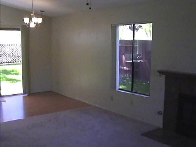 Building Photo - Single Family home with large back yard