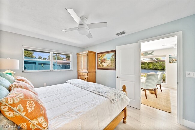 Foto del edificio - 2402 Palm Ridge Rd