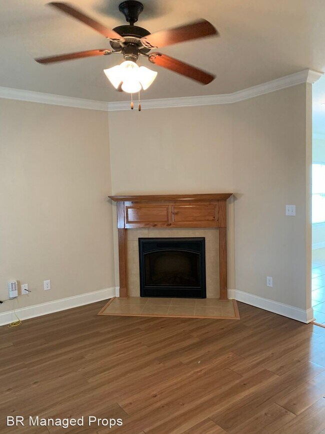 Building Photo - 3 br, 2 bath House - 3921 Cypress Hall Dr.