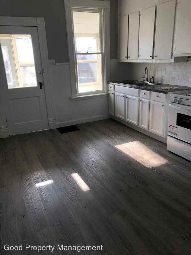 Primary Photo - 1335 W 8th St