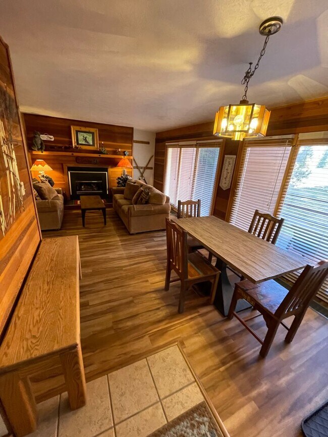 Building Photo - SUMMER RENTAL -Timber Ridge Condo - Cozy 2...