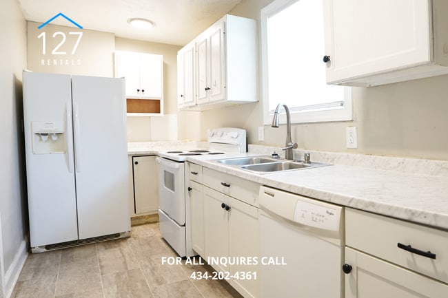 Photo - Comfortable 3BR Lynchburg Duplex with Easy Access to City Amenities Apartment