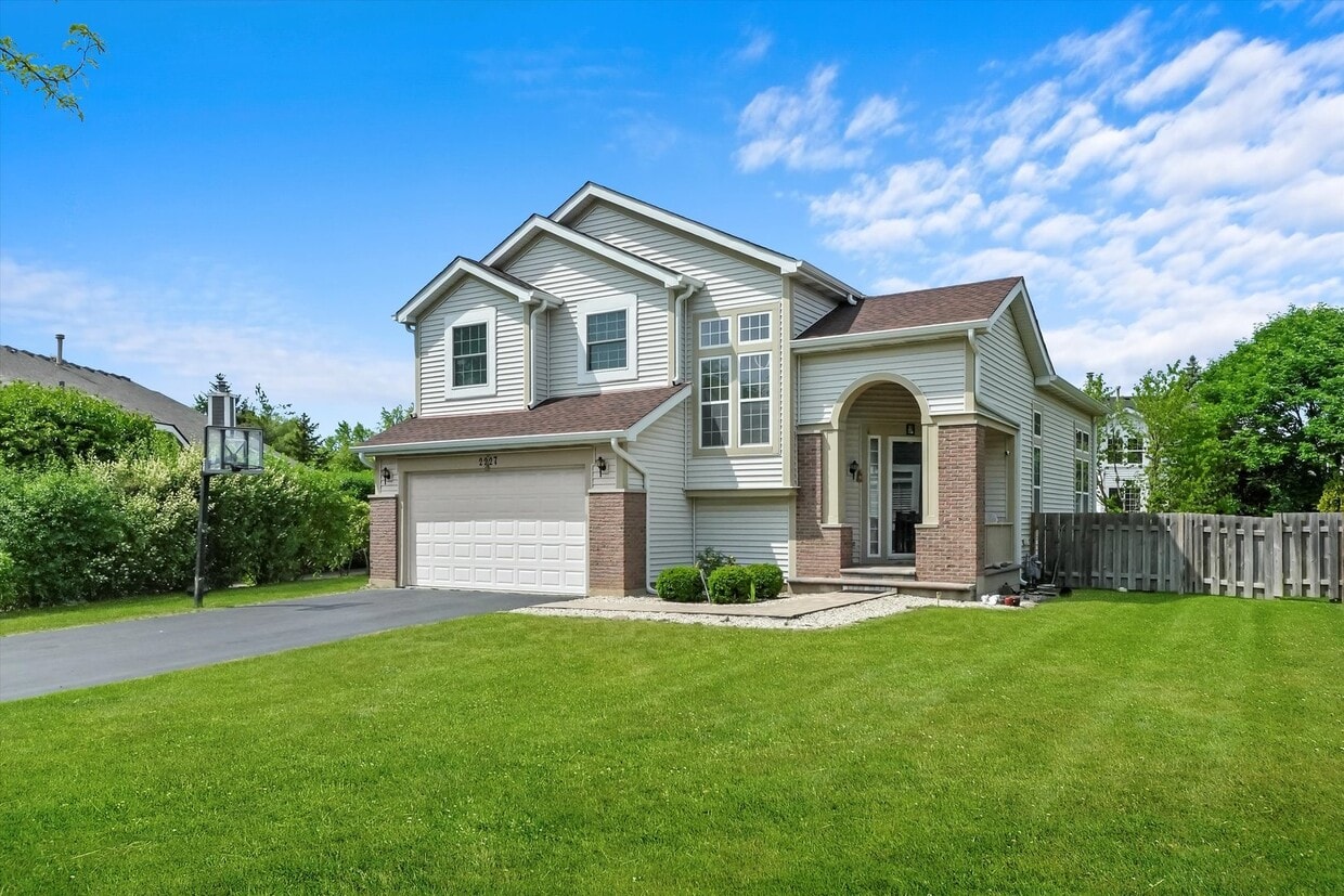 2227 Avalon Ct S, Buffalo Grove, IL 60089 House Rental in Buffalo