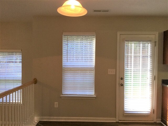 Foto del edificio - 5223 Sunriver Rd