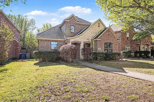 Beautiful home with classic styling, minutes away from Uptown, Oak Lawn, Cityplace, and Lower Gre... - Beautiful home with classic styling, minutes away from Uptown, Oak Lawn, Cityplace, and Lower Gre...