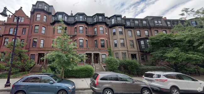 Building Photo - 61 Putnam St