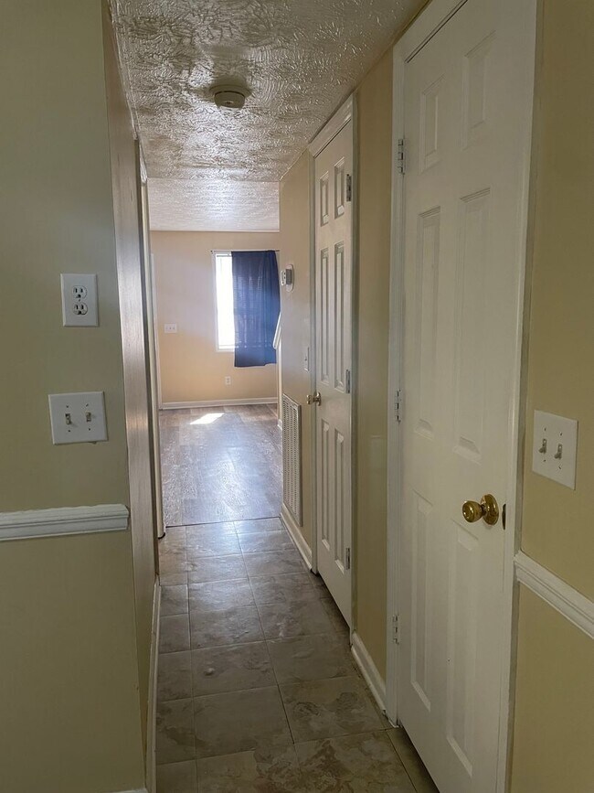 Foto del edificio - 3 Bedroom, 2.5 Bath Townhome in Lenlock