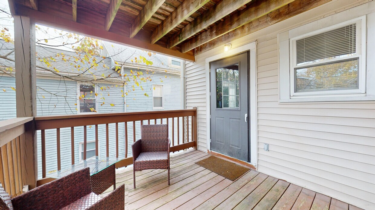 Primary Photo - 22 Hews St