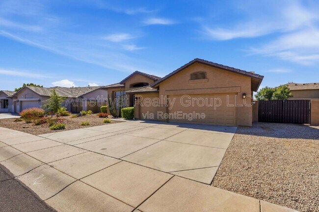 Building Photo - 7017 W Greenbriar Dr