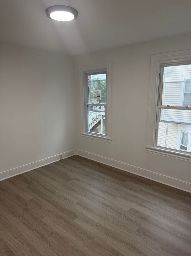 Building Photo - Newly Renovated Move-In Ready 4 Bed, 1.5 Bath Home in Millville