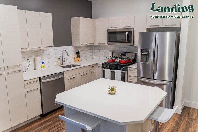 Building Photo - 380 S 400 E