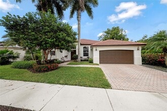 Building Photo - 2527 Jardin Dr
