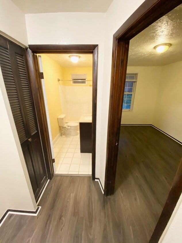 Primary Photo - Great 2 Bedroom, 1 Bathroom in McKees Rock...