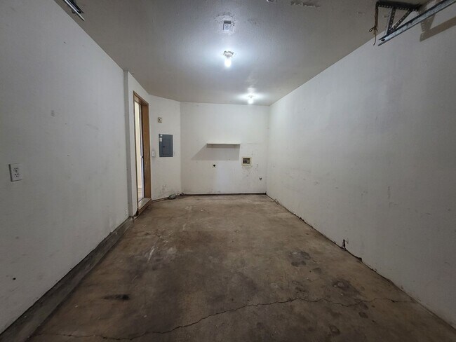 Building Photo - 01211