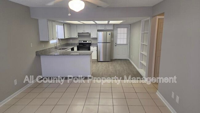 Building Photo - 4944 Malibu Ct