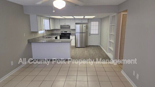 Foto del edificio - 4944 Malibu Ct