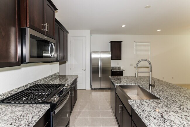 Foto del edificio - 4417 S 110th Ave