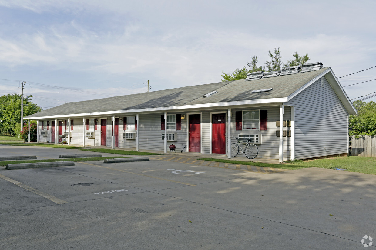 Primary Photo - Birch Street Apartments