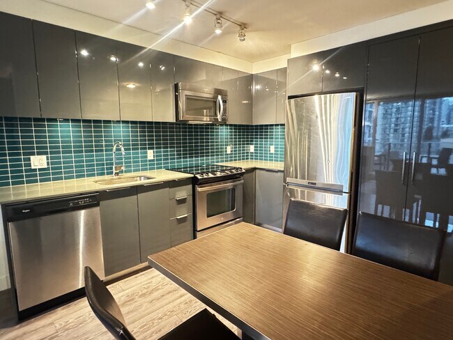 Photo du bâtiment - 1325 Rolston St