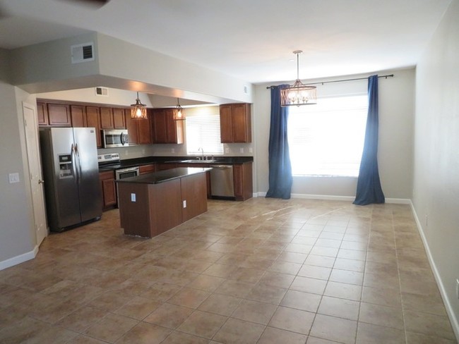Foto del edificio - 900 S 94th St
