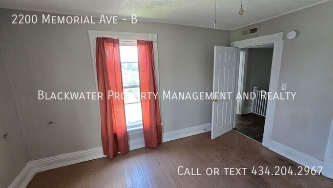 Building Photo - 2200 Memorial Ave