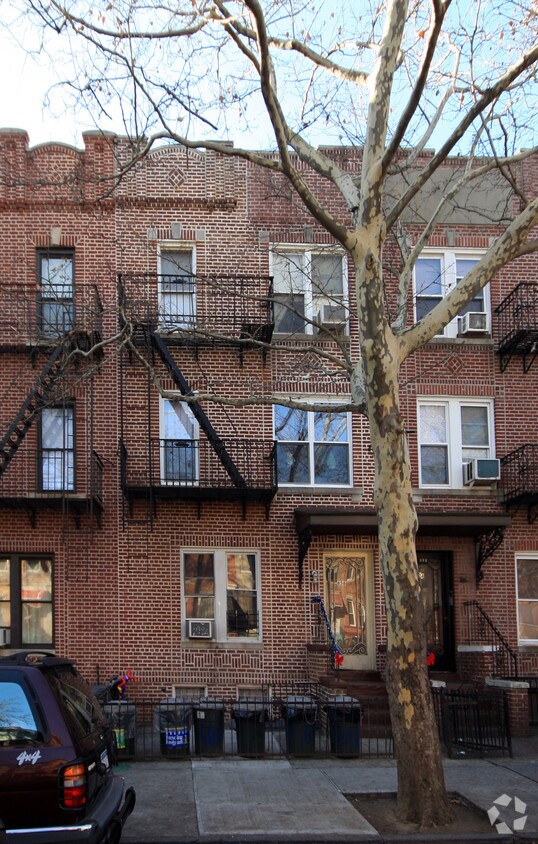 Primary Photo - 656 46th St