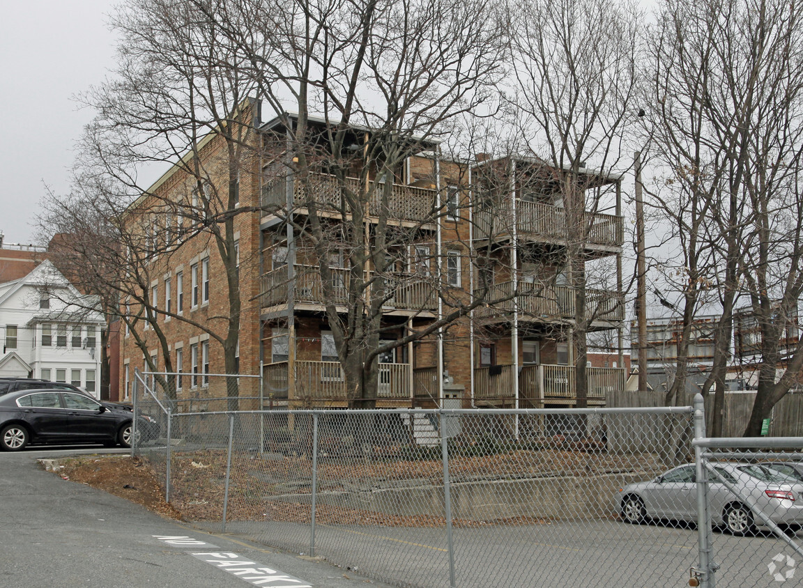 Building Photo - 2 Arcadia Park