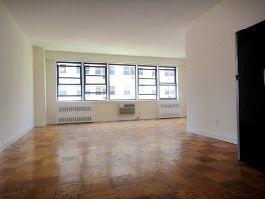 Foto principal - 134 E 24th St