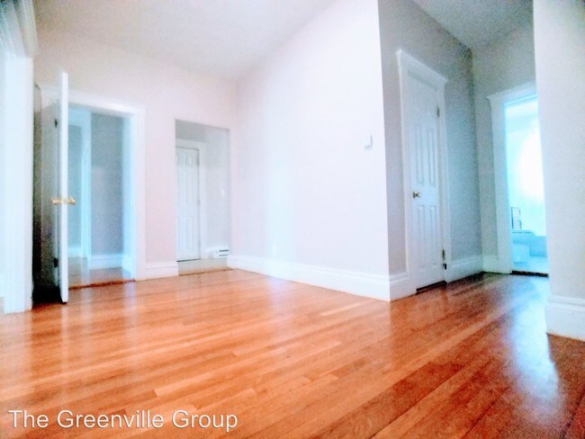 Building Photo - 86 Winthrop St