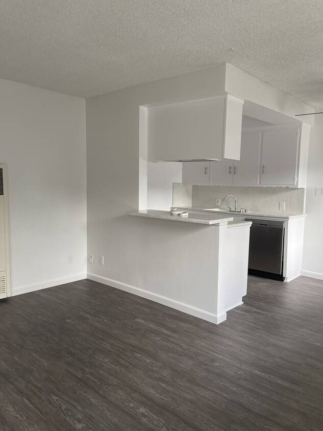 Foto del edificio - Downey West Garden Apartments