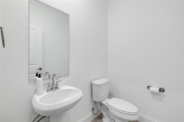 Foto del edificio - 1921 Bristol St