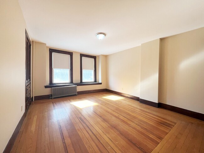 Foto del edificio - 17 Linden Pl