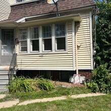 Building Photo - 1106 E Clarke St