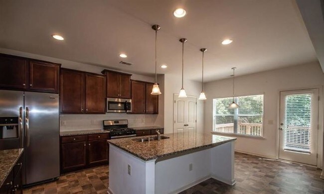 Building Photo - 120 Brooks Cir