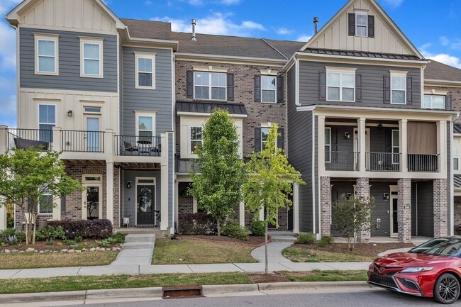 Building Photo - Beautiful 3 story townhome in Wake Forest ...