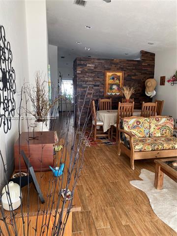 Foto del edificio - 20009 NW 80th Ave