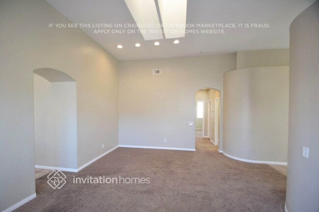 Building Photo - 45916 Via La Colorada
