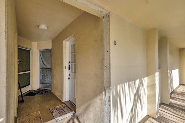 Building Photo - 10789 N Military Trl