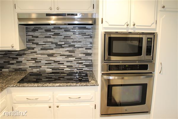 Building Photo - 9741 Kings Canyon Dr