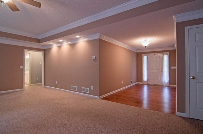 Foto del edificio - 3587 Forest Edge Dr SW