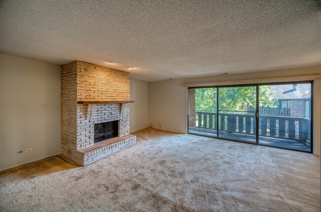 Building Photo - 8235 Poplar Ln