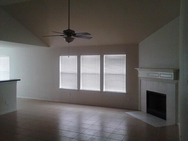 Building Photo - 9307 Stoneridge Canyon Ln