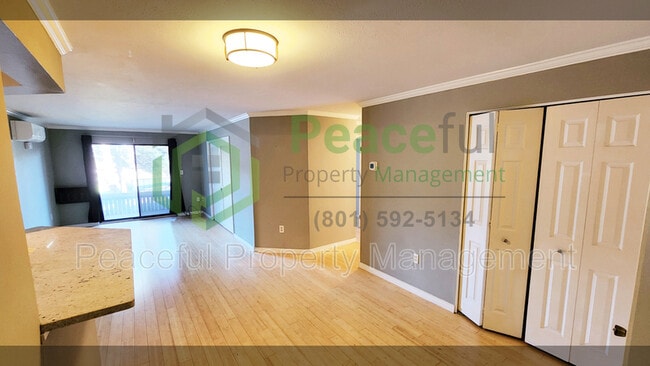 Building Photo - 550 S 400 E