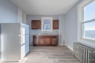 Building Photo - 2116 Bedford Ave