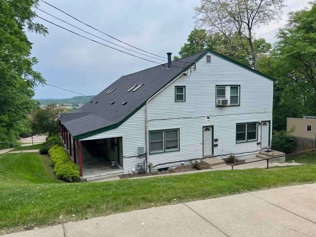 Building Photo - 120 Locust St