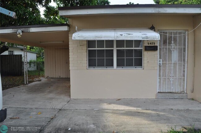 Building Photo - 6425 SW 25th St