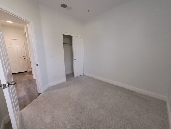 Foto del edificio - Coming Soon