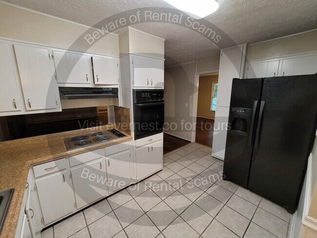 Building Photo - 1158 Wheatley Dr SW