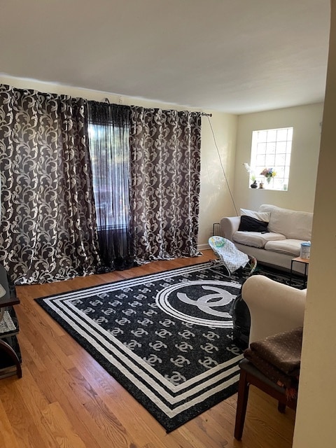 living room - 7048 N Rockwell St